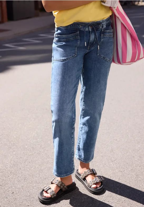 Jeans met Straight Leg pijpen en elastische tailleband