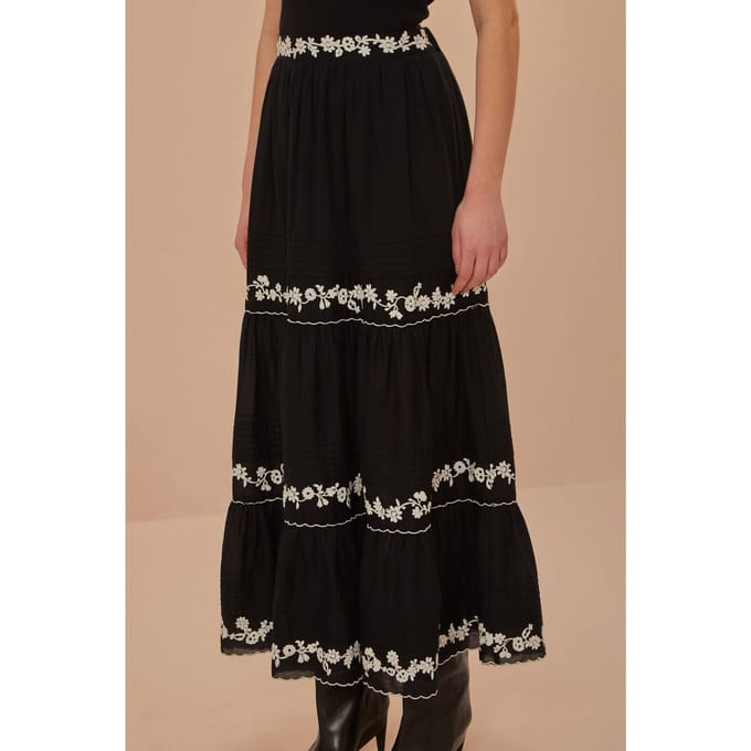 FARM Rio Black Embroidered Ruffled Maxi Skirt Größe: S | Maxiröcke Outlet | Damen | Schwarz