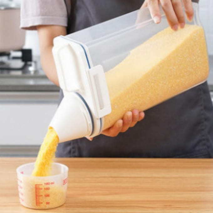 Rijstcontainer Draagbaar Compact 2kg Capaciteit Doosontwerp Voedselkwaliteit PP Plastic Luchtdichte Voedselopslag white