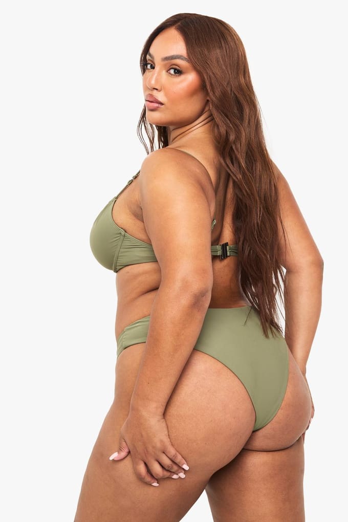 boohoo Dames Plus Swimwear Essentials Hoge Taille Slip | Kaki | Maat: 54