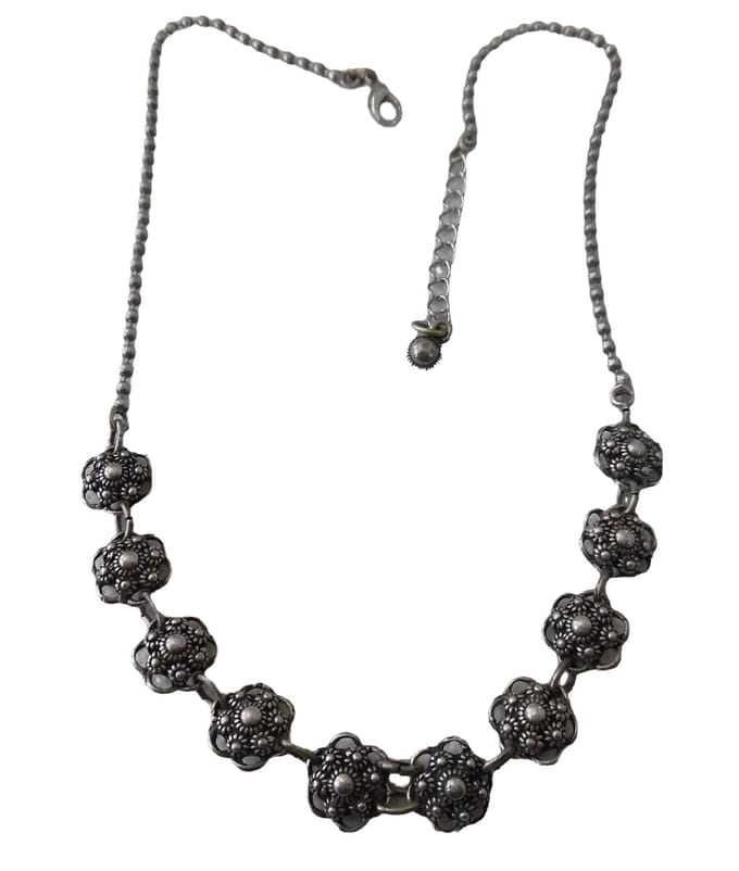 Zeeuws Meisje- 10-Zeeuwse knopjes collier met oogjesrand