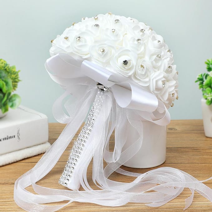 Wit Bruids Bruiloftsboeket Kunstrozenboeket met Kristalparel voor Bruiloft Verloving Thuis white