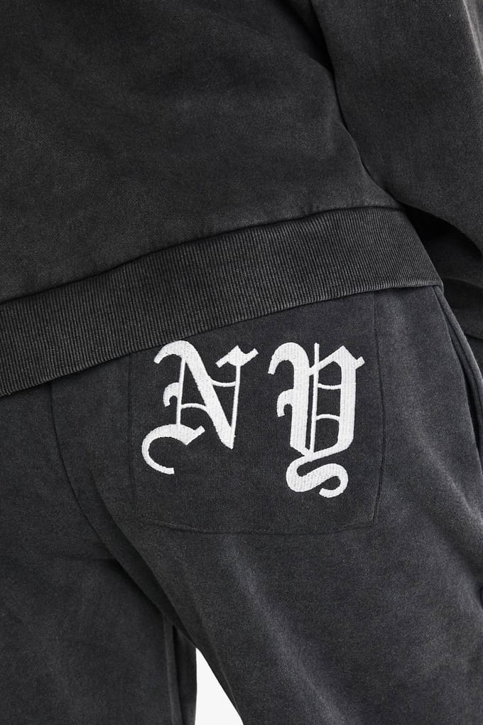 boohoo Dames NY Geborduurde Wijde Jogger | Charcoal | Maat: XS