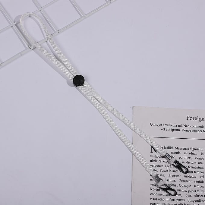 Flexibele Verstelbare Hoedband Afneembaar Winddicht Hoed Kinband Anti-Verlies Band met Clips wit