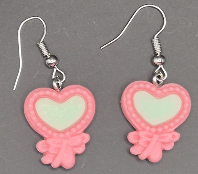 Oorhangers met roze hart eraan, 1 setje