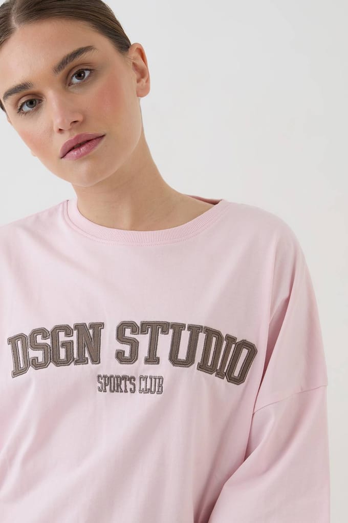Dames Dsgn Studio Applique Oversized T-shirt | Lichtroze | Maat: XS
