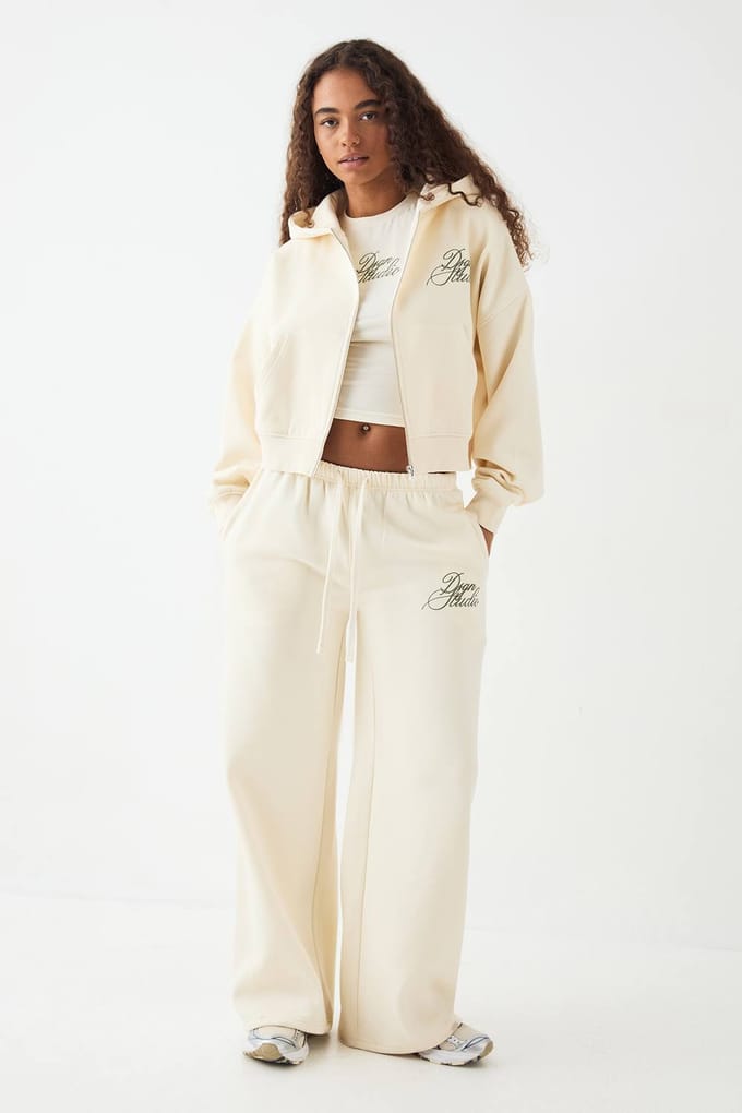Dames DSGN Studio Script Boxy Ritshoodie | Cream | Maat: XL
