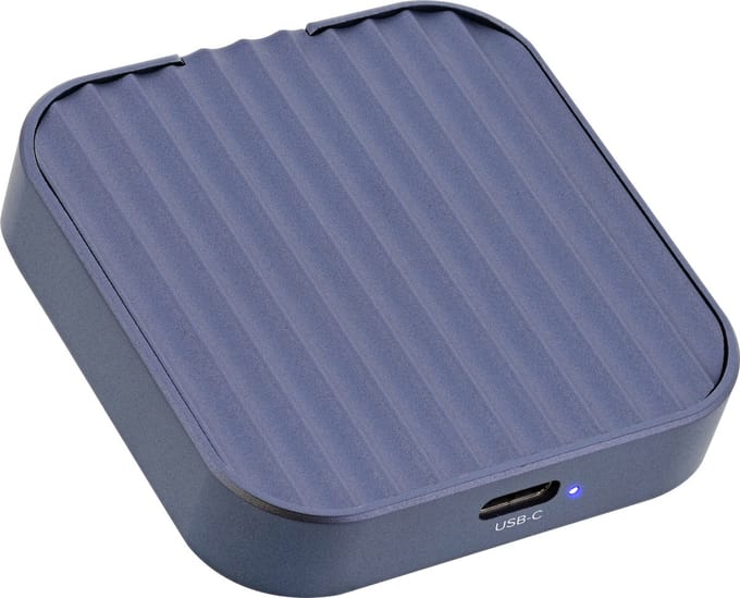 InLine® Clip Case - Magnetic USB-C enclosure for SATA III & NVMe M.2 2230 SSDs