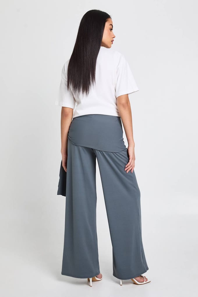 boohoo Dames Dubbele Laag Matte Slinky Strikceintuur Broek | Houtskool | Maat: 38