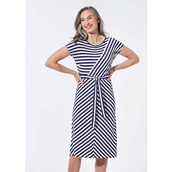 Jurk met boothals - marine / wit / gedess. - Gr. 52 van Goldner Fashion