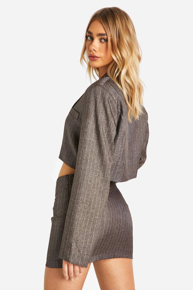 boohoo Dames Premium Pinstripe Marl Cropped Boxy Tailored Blazer | Chocoladebruin | Maat: 34