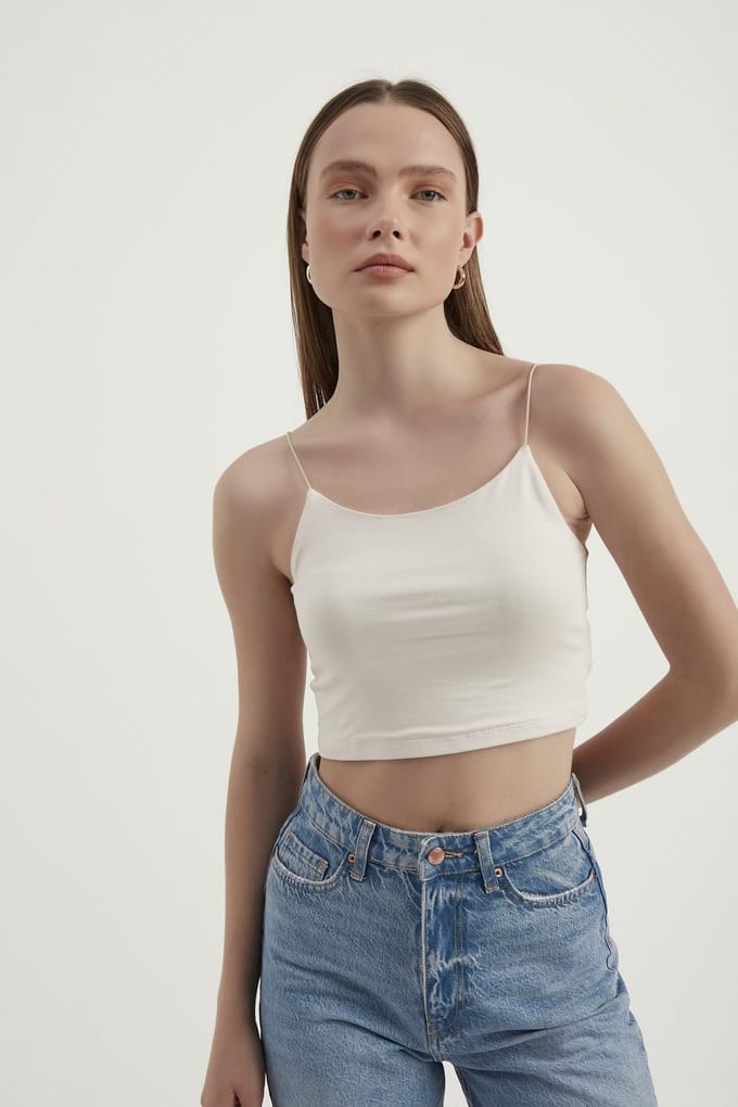 Spaghetti Band Basis Cropped Cami Top