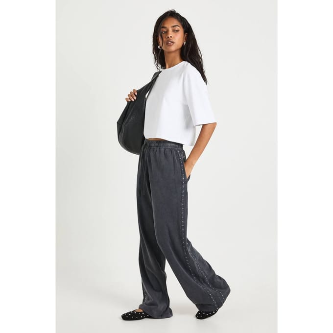 boohoo Dames Gewassen joggers met studs en dubbele band en rechte pijpen | Houtskool | Maat: Medium