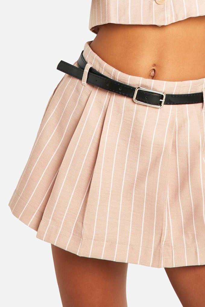 boohoo Dames Geweven Nadelstrepen Tailored Skort | Camel | Maat: Small
