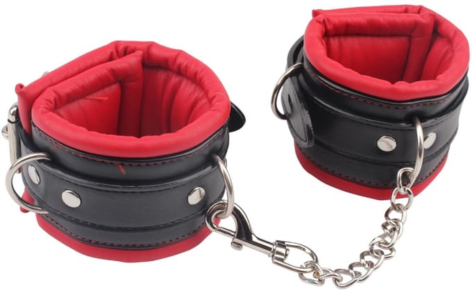 Behave! - Super Soft Handboeien - Zwart met Rode Voering
