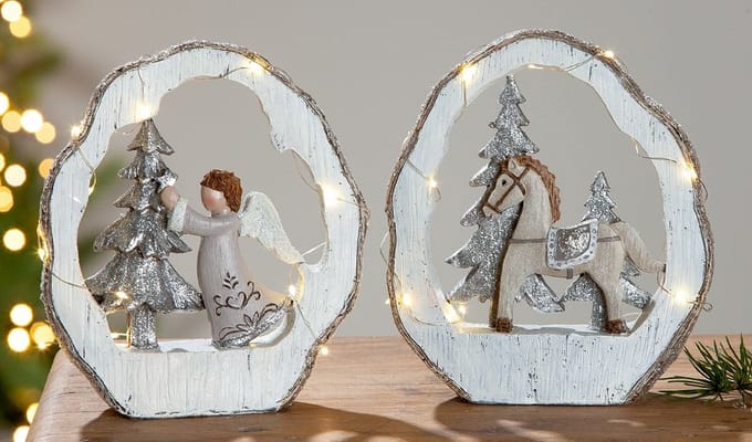 kerst engel en paard in boomstam hout kerstmis, kerstdecoratie, kerst, winter, kerstman