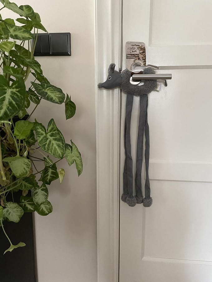 AFP Lambswool-Cuddle Doorknob Dangler