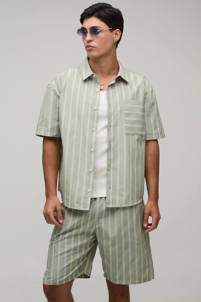 Oversized Shirt Met Brede Strepen En Gebogen Zoom & Wijde Short Set | Sage | Size Medium