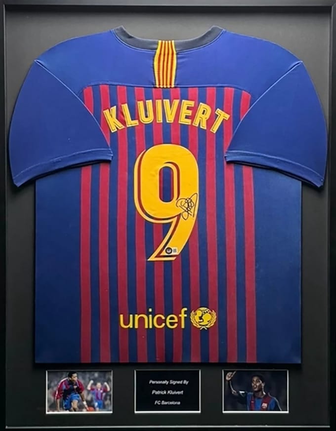 Patrick Kluivert FC Barcelona 18/19 ingelijst thuis shirt