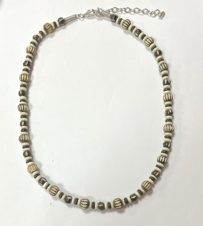 Ketting met beige en bruine kralen - 46 + 5 Centimeter - Damesdingetjes