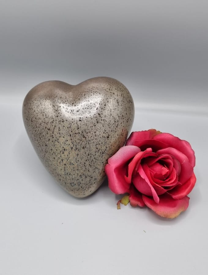 Urn - Keramiek - Hart - Bruin - Spikkel - 800ml - 1 as-kamer - Hand-made
