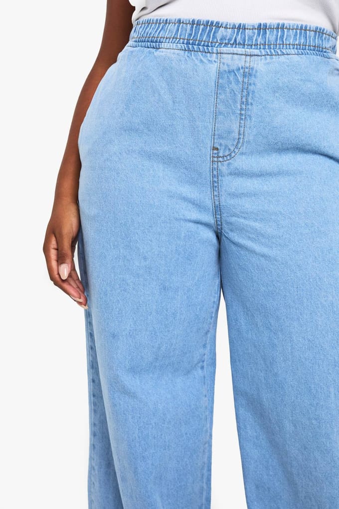 boohoo Dames Plus Elastische Taille Wijde Pijpen Jeans | Light Blue | Maat: 28