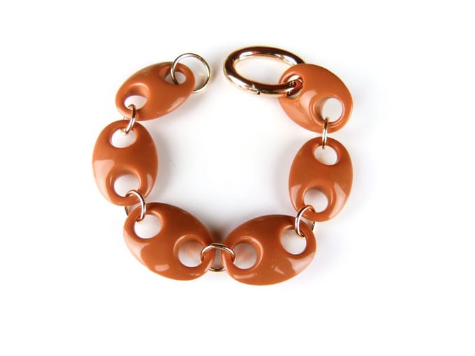 Armband Model Oval met bruine acryl schakels