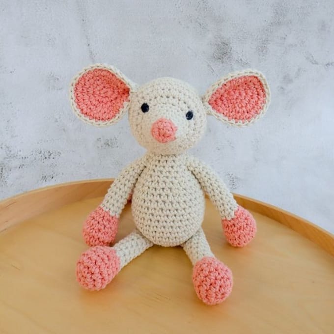 Mouse Monica Hoooked - haakwerkje muis - haakpakket - hobby