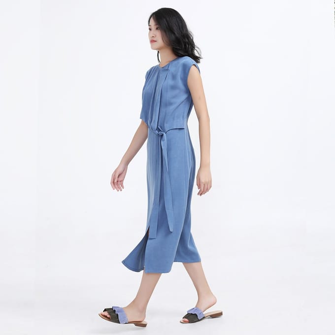 Side Tie minimalistische midi -jurk