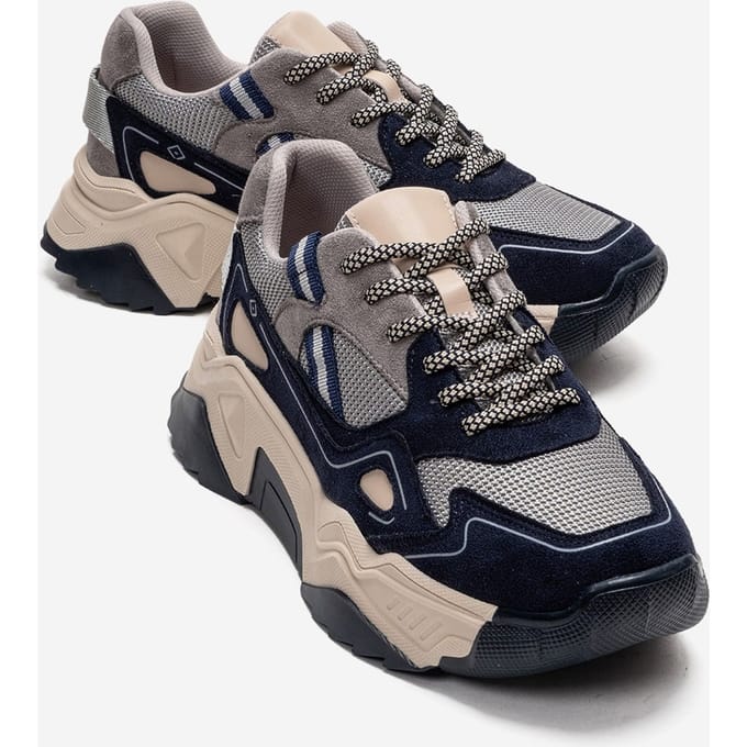 Pleur Fashion Sneaker