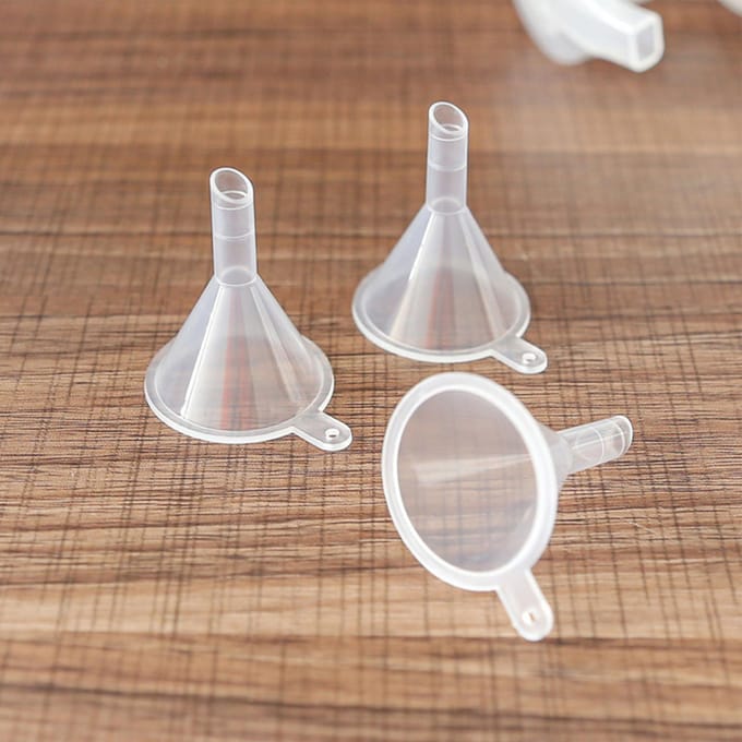 Mini Trechter Transparant Brede Mond Plastic Multifunctioneel Vaatwasserbestendig Kleine Trechter voor Laboratoriumfles white