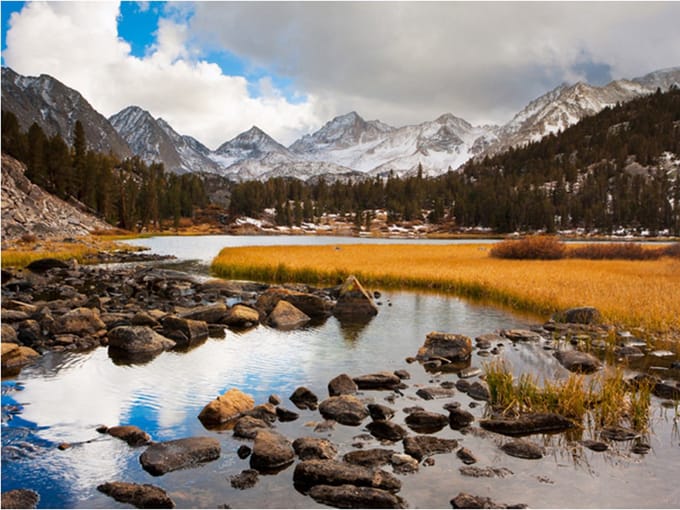 Fotobehang - Mountain stream.