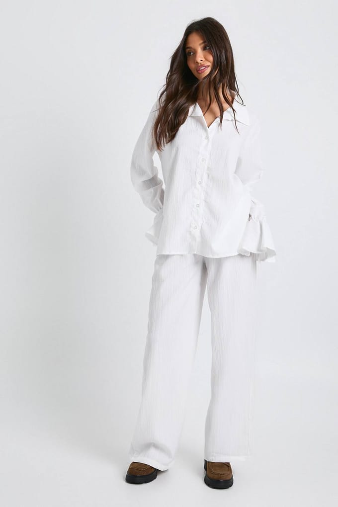 boohoo Dames Gerimpelde stropdasmanchet oversized overhemd & recht gesneden broek | White | Maat: 14