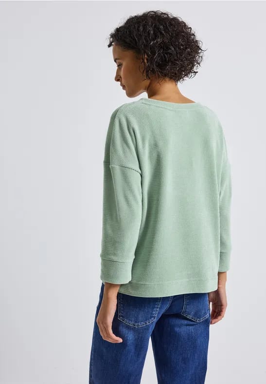 Knus shirt met V-hals