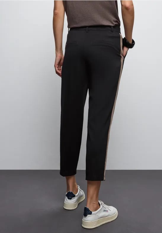 Chino met tapedetails