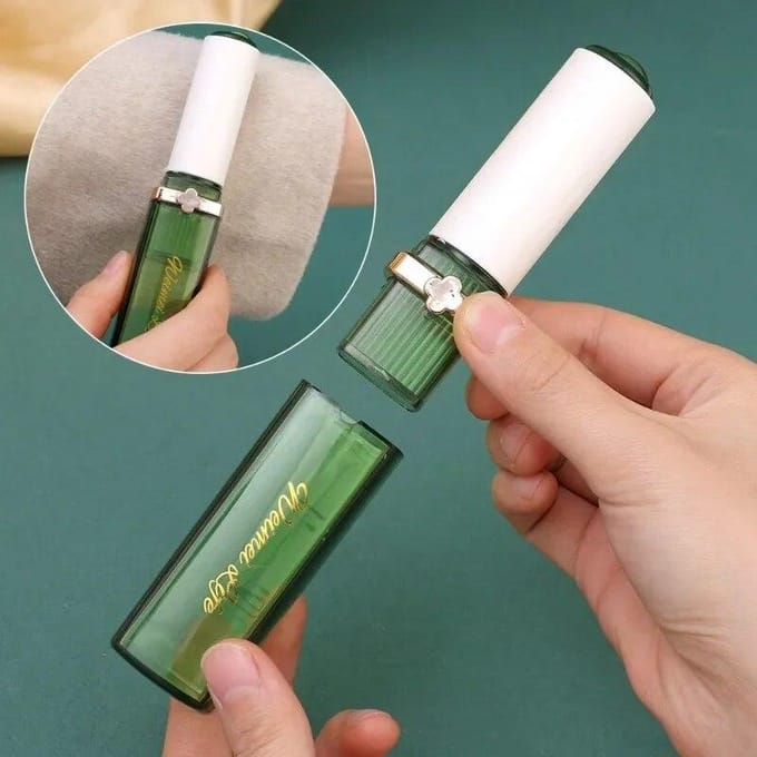Mini Lint Roller Reis Draagbare Sticky Roller Creatieve Lippenstift Styling Afscheurbaar Stofwisser Kleding Tapijt Reinigingsaccessoires 1pc wit