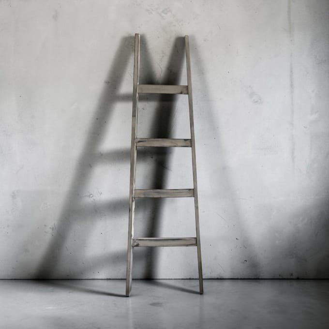 Taupe 'old look' decoratieladder 140 cm
