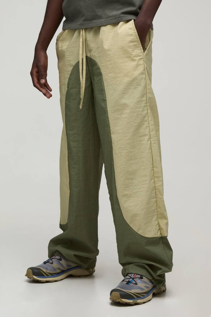 Baggy Fit Trainingsbroek Met Paneeldetails | Olive | Size Large