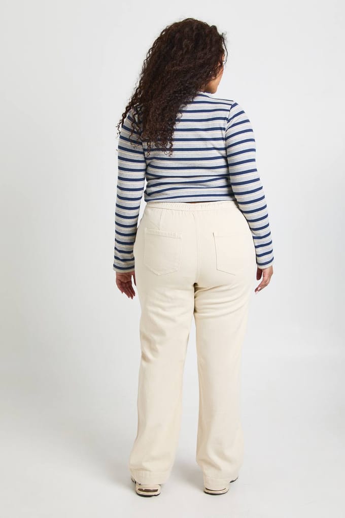 boohoo Dames Plus elastische tailleband met trekkoord en jeans met wijde pijpen | Ecru | Maat: 56
