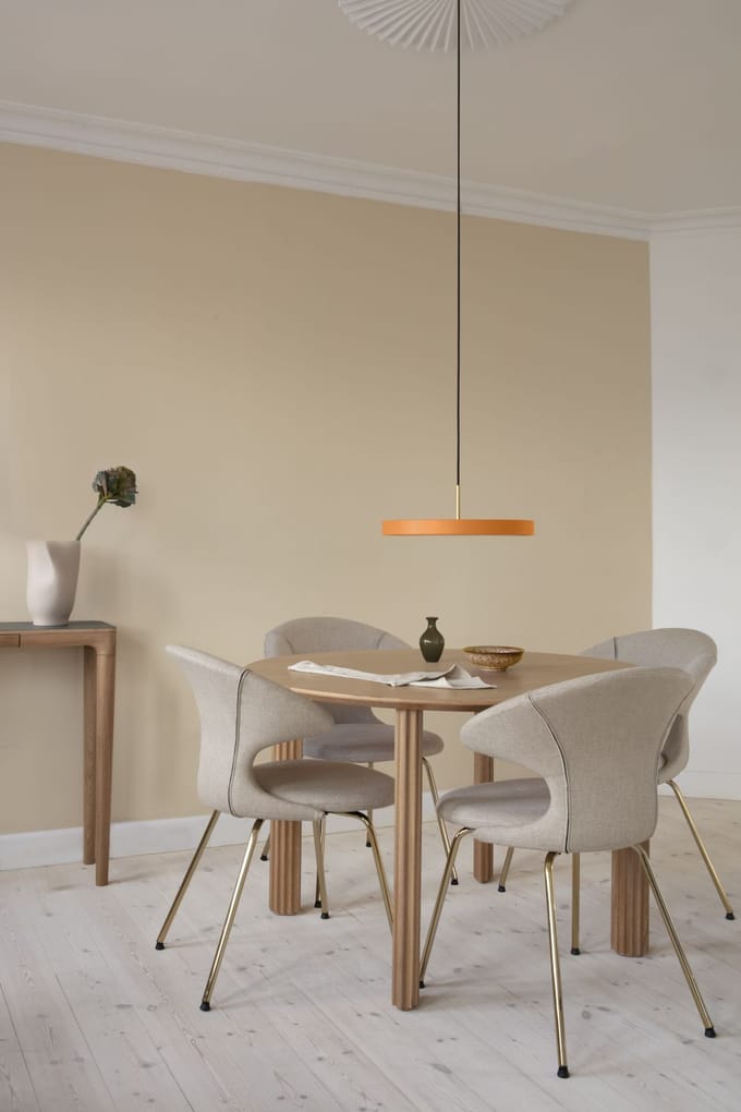 UMAGE LED hanglamp Asteria Medium, oranje/messing, Ø 43 cm