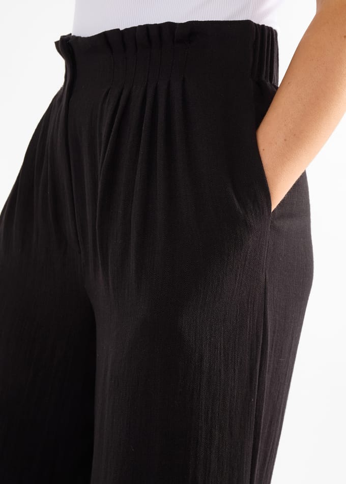 Zwarte wijde broek met paperbag taille