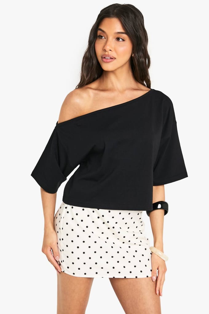 boohoo Dames Off-Shoulder Boxy Crop T-Shirt | Zwart | Maat: 42
