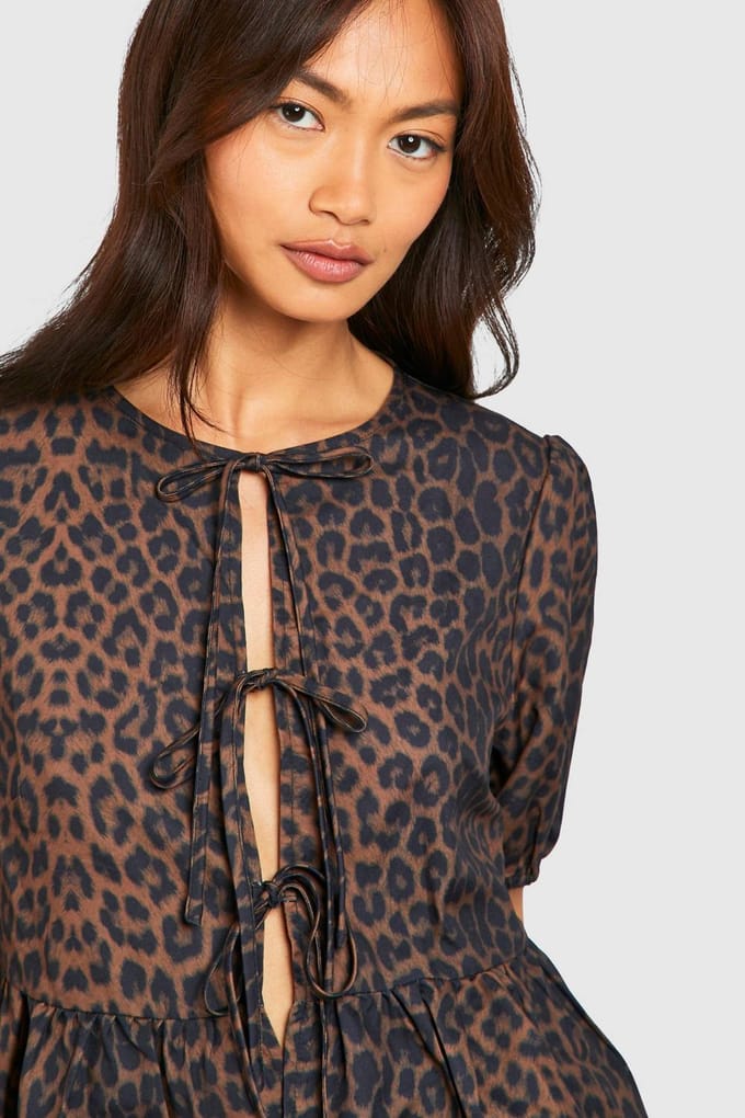 boohoo Dames Leopard Top met Pofmouwen en Strikje | Bruin | Maat: 38