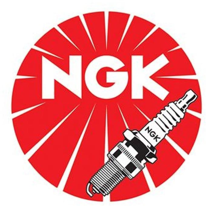 Bougie d'allumage NGK pour Deux Roues Gilera 350 Après 2009 DP9EA-9 Neuf