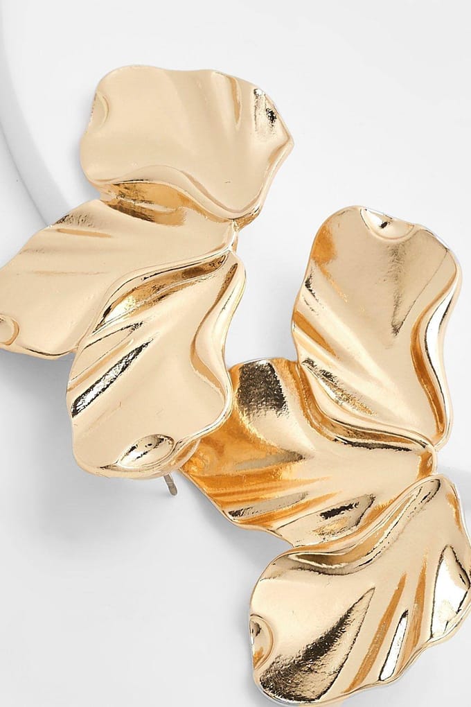 boohoo Dames Bloemblad Detail Statement Oorbellen | Gold