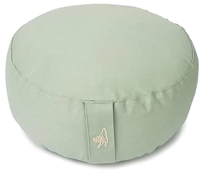 Meditatiekussen rond zachtgroen biokatoen (OCS) – 33 cm x 17 cm