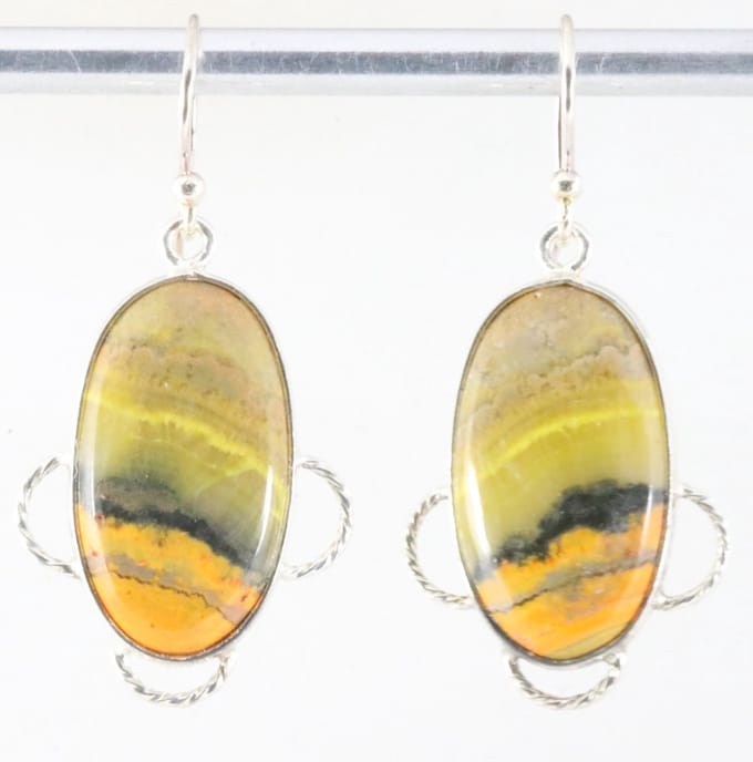 Zilveren oorbellen met bumble bee jaspis