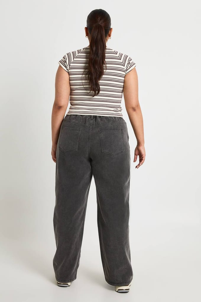 boohoo Dames Plus Elastische Achterkant Strik Trekkoord Rechte Pijp Jeans | Washed Black | Maat: 16