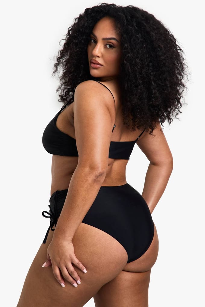boohoo Dames Plus Swimwear Essentials Scoop Bikini Top | Black | Maat: 28