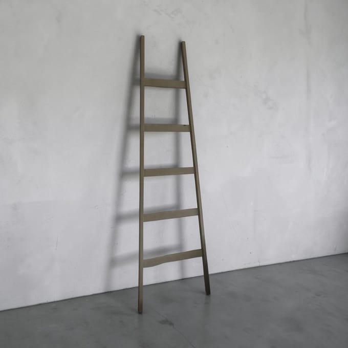 Bruine decoratieladder